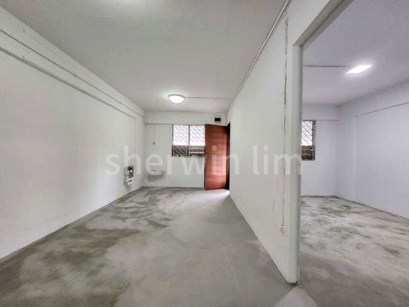 3 Room (3NG) HDB for Sale in  220 Yishun Street 21 - Image 1