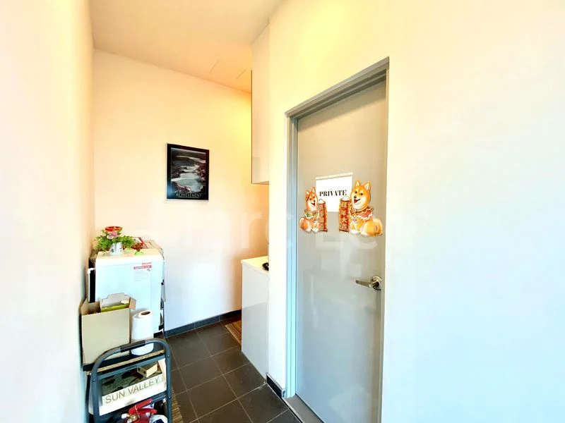 Light Industrial (B1) for Rent: UB. One - 1, 2, & 3 Bedroom Shop/Office Spaces - Image 8