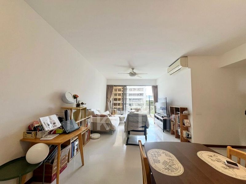 3 Bed Condo for Sale in  Waterfront Gold - Image 3