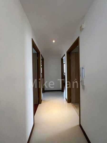 3 Bed Condo for Sale in  Waterfront Gold - Image 2