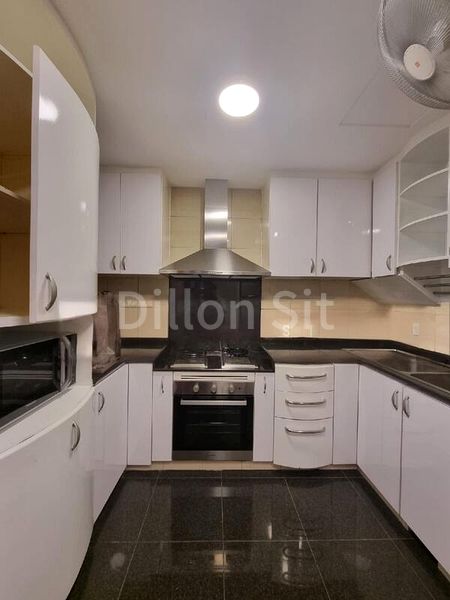 4 Bed Condo for Sale in  River Place - Image 9