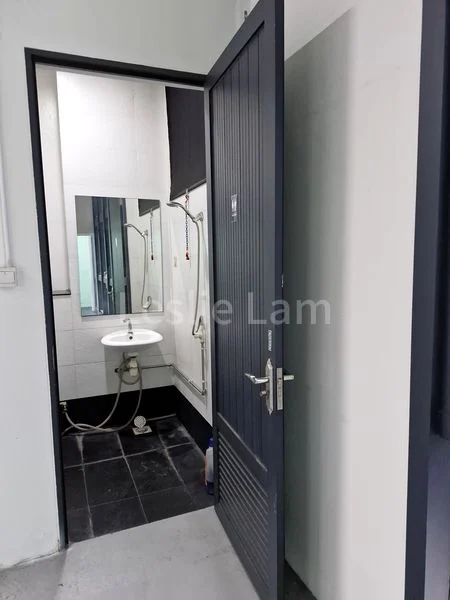 Light Industrial (B1) for Rent in Woodlands Horizon - Image 4