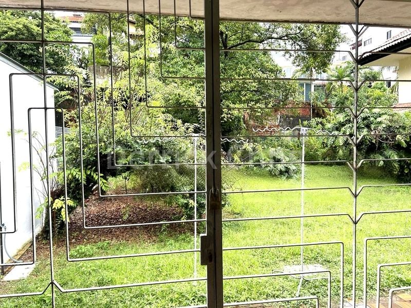 4 Bed Semi-Detached House (Landed) for Sale in  Lucky Rise - Image 3