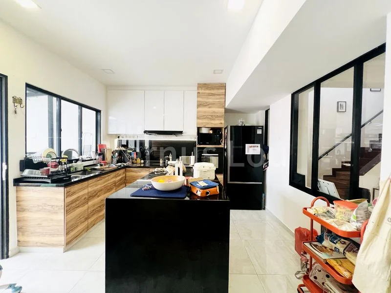 3 Bed Terraced House (Landed) for Rent in  Sennett Estate - Image 3