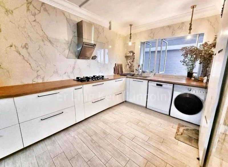 Executive HDB for Rent in  404 Bukit Batok West Avenue 7 - Image 1