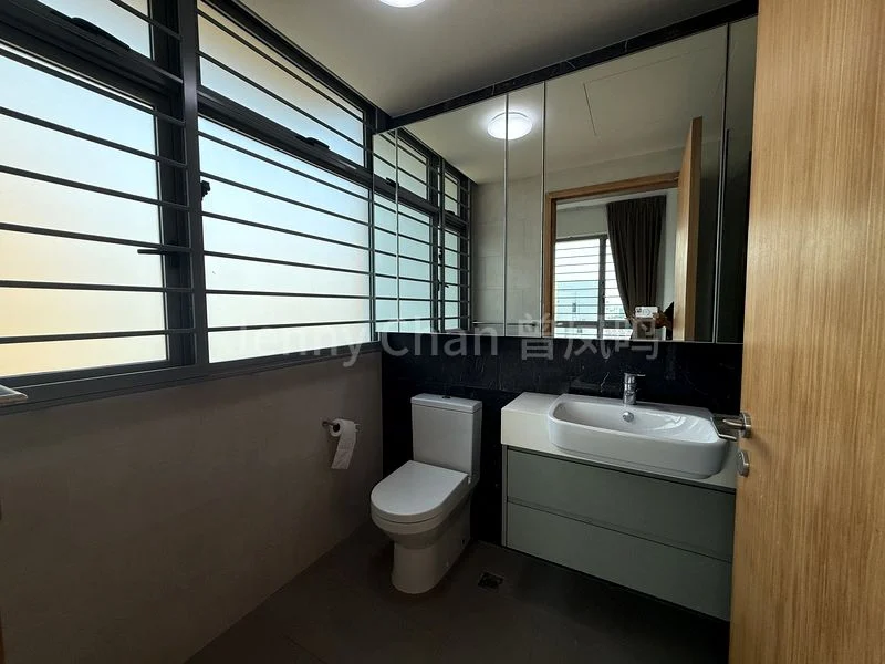 2 Bed Condo for Sale in  The Glades - Image 5