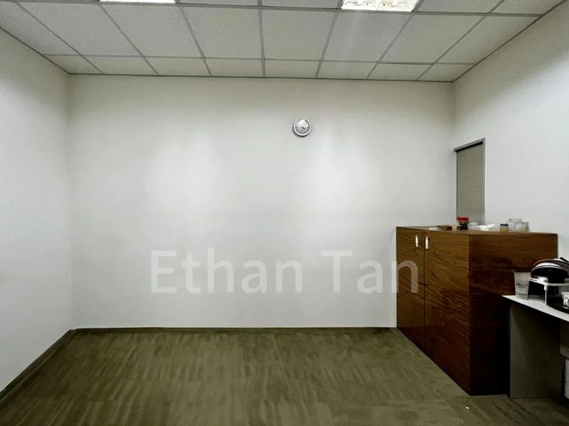 Light Industrial (B1) for Rent: Pemimpin Industrial Building - Image 3