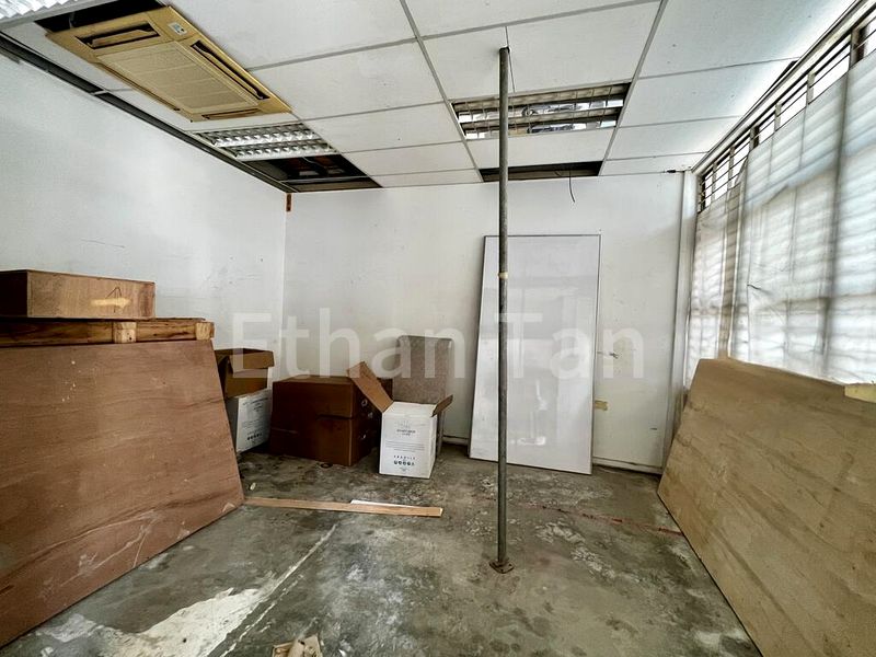Light Industrial (B1) for Rent: Pemimpin Industrial Building - Image 2