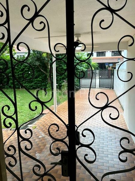 4 Bed Semi-Detached House (Landed) for Rent in  Dunearn Estate - Image 10