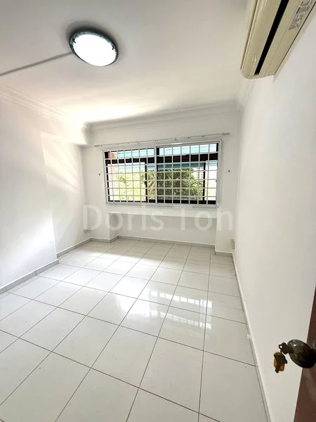 5 Room (5I) HDB for Sale in  720 Tampines Street 72 - Image 8