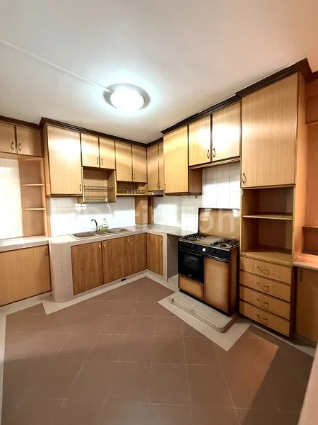 5 Room (5I) HDB for Sale in  720 Tampines Street 72 - Image 5