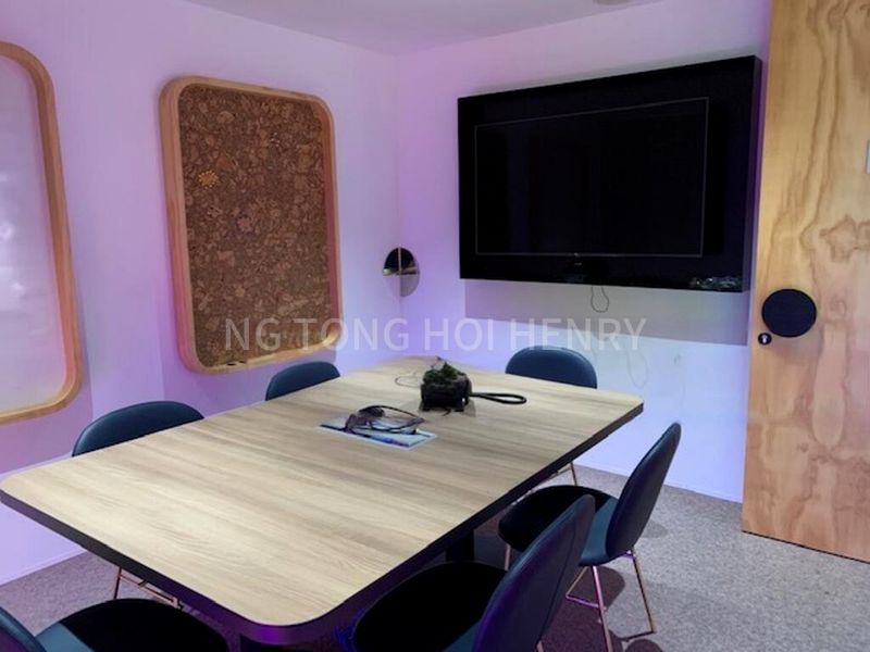 Office for Rent: Tahir Building - Image 3