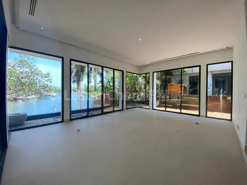 6 Bed Bungalow (Landed) for Sale around  Paradise Island - Image 1