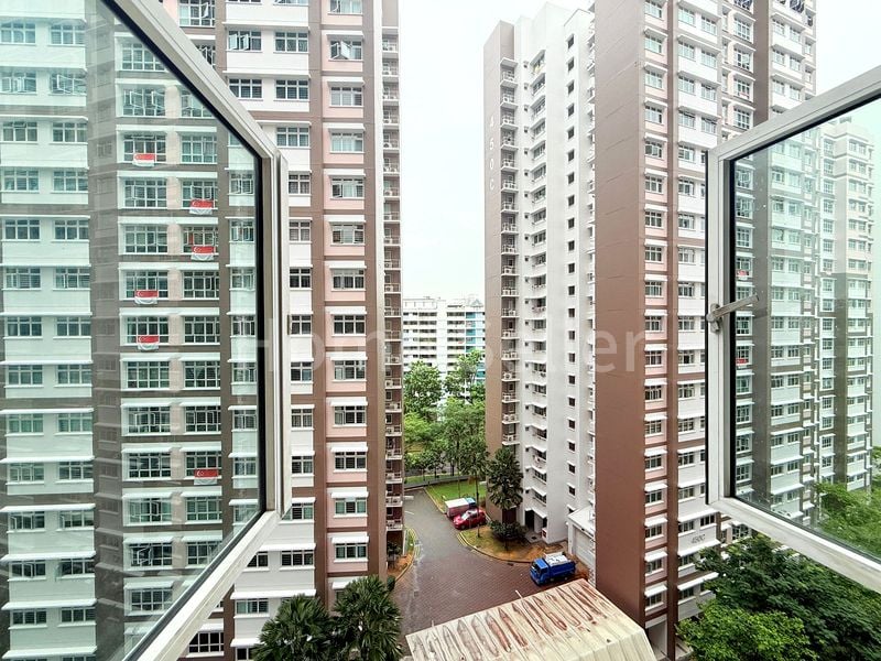 2 Room (2A) HDB for Sale in 450D Bukit Batok West Avenue 6 - Image 2