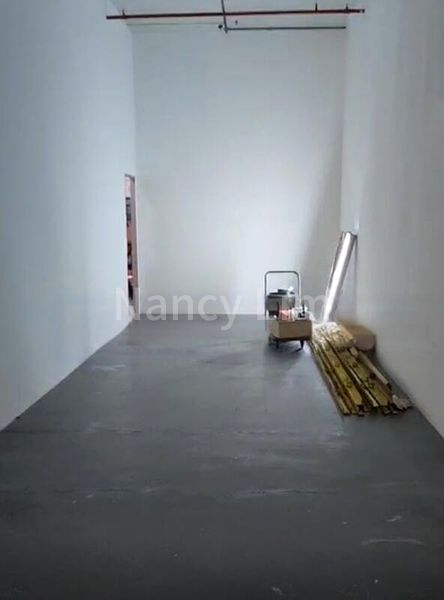 Light Industrial (B1) for Rent: Tat Ann Building - Image 2