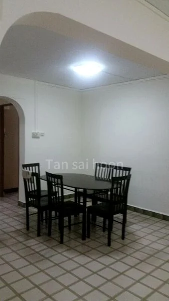 5 Room (5I) HDB for Rent in  103 Jurong East Street 13 - Image 4