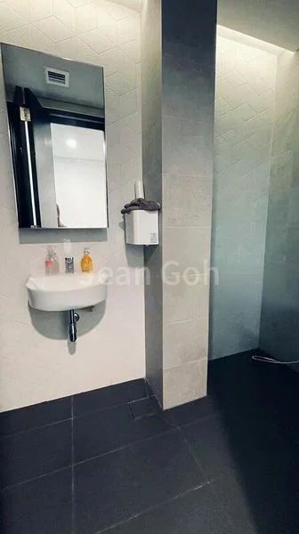 Other Retail for Rent: 8 Hongkong Street - Image 4