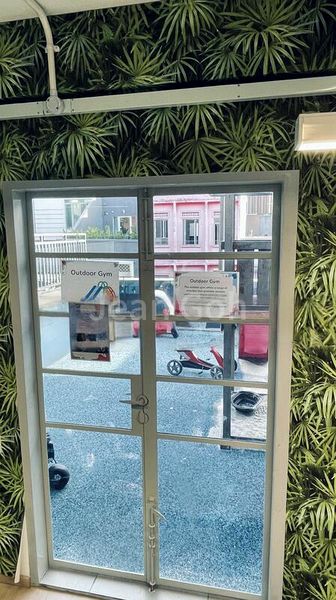 Other Retail for Rent: 8 Hongkong Street - Image 6