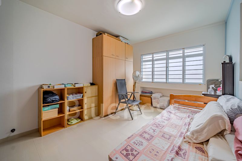 Executive HDB for Sale in 285A Toh Guan Road - Image 11