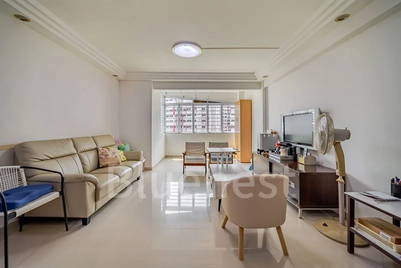 Executive HDB for Sale in 285A Toh Guan Road - Image 1