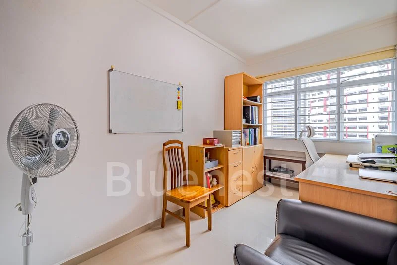 Executive HDB for Sale in 285A Toh Guan Road - Image 13