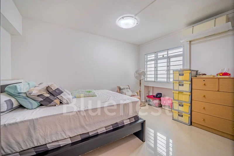 Executive HDB for Sale in 285A Toh Guan Road - Image 8