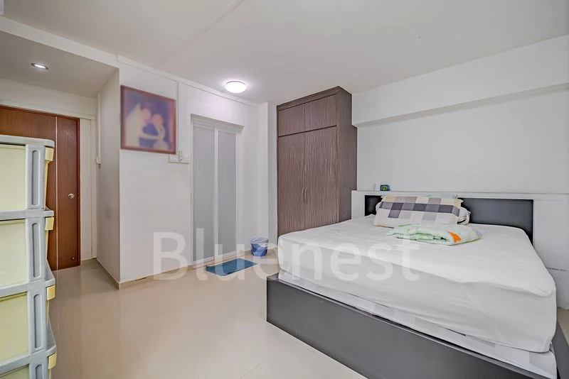 Executive HDB for Sale in 285A Toh Guan Road - Image 9