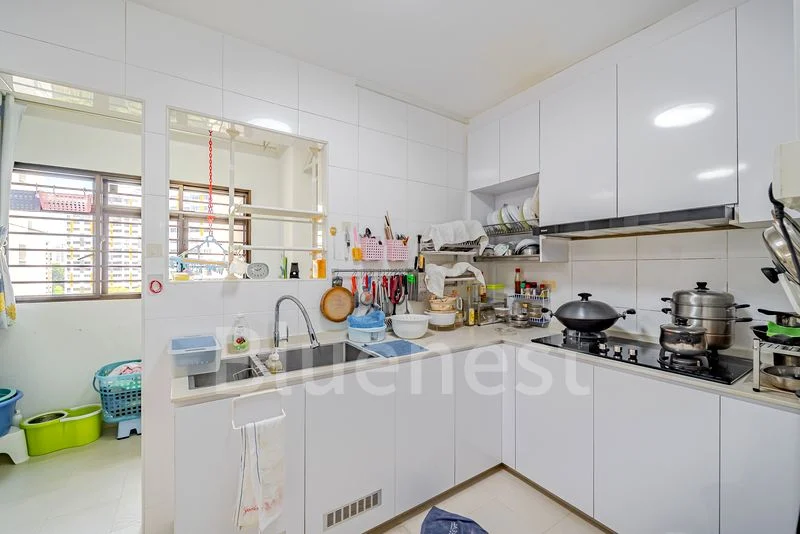 Executive HDB for Sale in 285A Toh Guan Road - Image 15