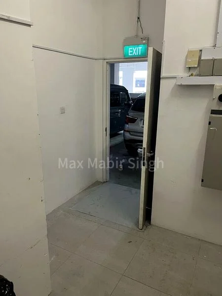 Light Industrial (B1) for Rent: T-Space - Image 2
