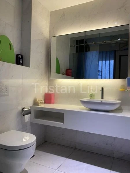 1 Bed Condo for Rent in  Fulcrum - Image 5