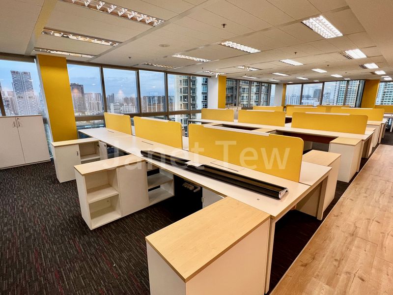 Office for Rent: Central Plaza - Image 4