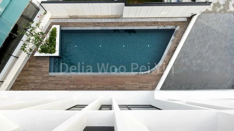 5 Bed Bungalow (Landed) for Sale in Shepherd's Hill Estate - Image 1