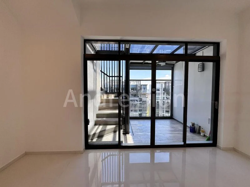 3 Bed Condo for Rent in  The Skywoods - Image 3