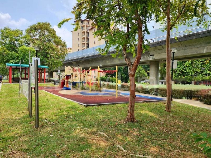 Master Room (Landed) for Rent in  Simei Street 4 - Image 6