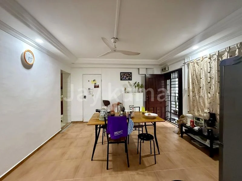 4 Room (4A) HDB for Sale in 142 Rivervale Crescent - Image 2