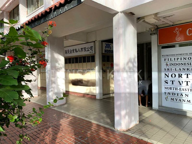 Shop / Shophouse for Rent: 681 Race Course Road - Image 5