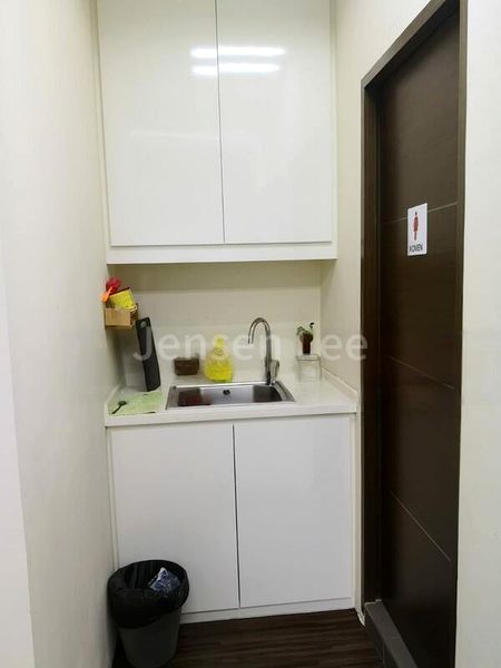 Light Industrial (B1) for Sale: E-Centre @ Redhill - Image 4