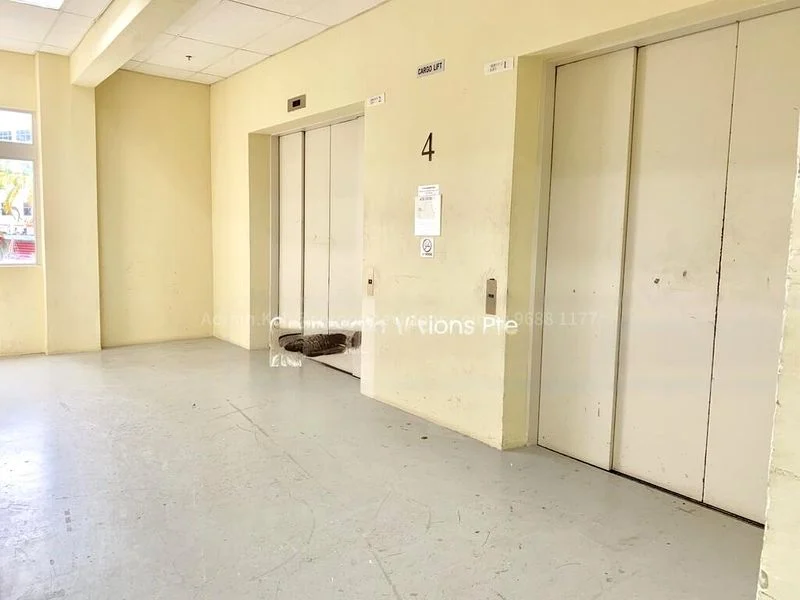 Light Industrial (B1) for Rent: BEDOK MRT High-Ceiling Office, Production, and Storage space with full amenities. - Image 6