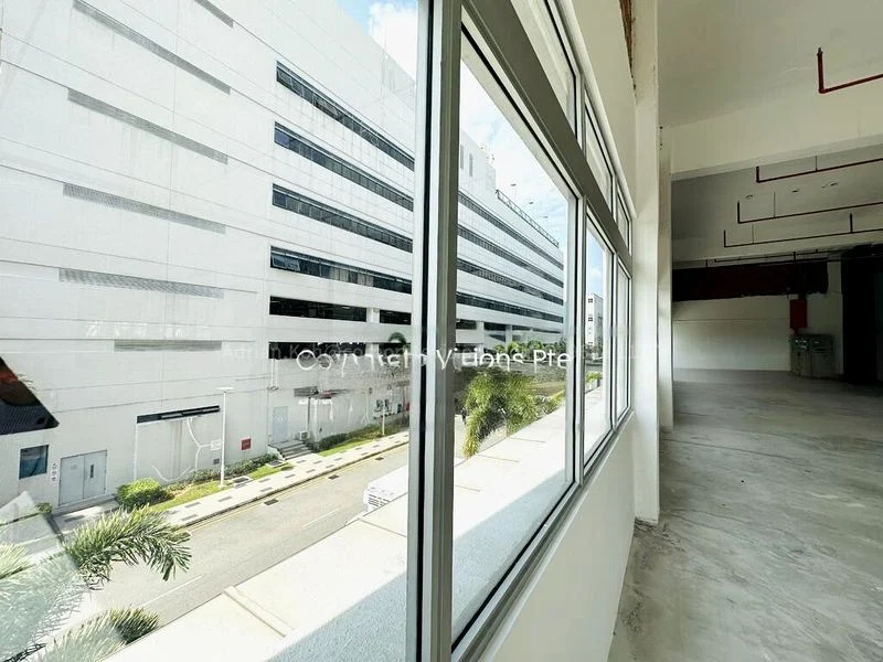 Light Industrial (B1) for Rent: BEDOK MRT High-Ceiling Office, Production, and Storage space with full amenities. - Image 9