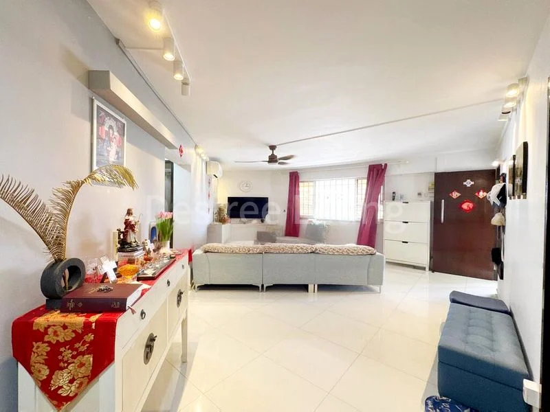 4 Room (4NG) HDB for Sale in 6 Saint George's Lane - Image 2