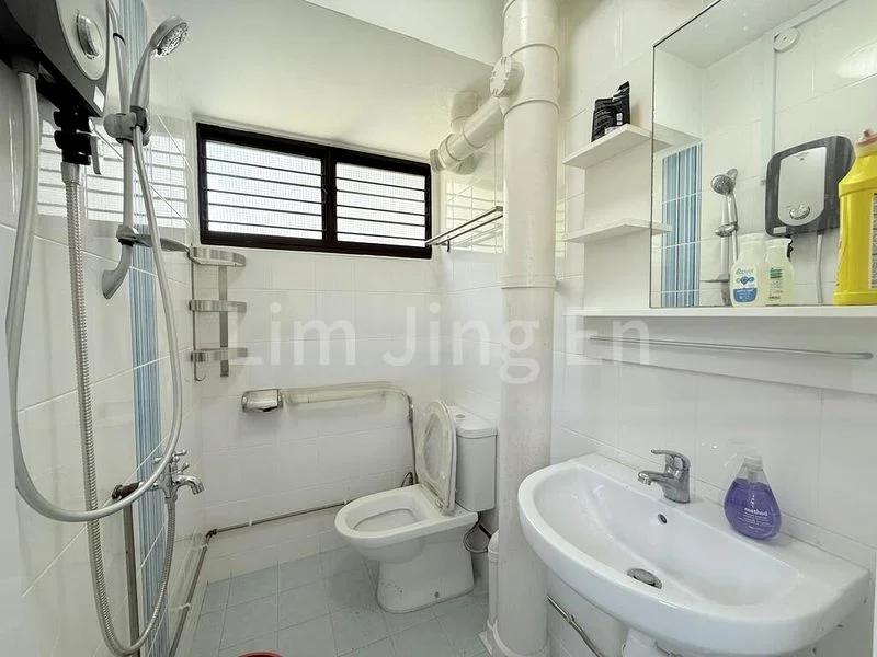 3 Room (3NG) HDB for Rent in  476 Ang Mo Kio Avenue 10 - Image 9