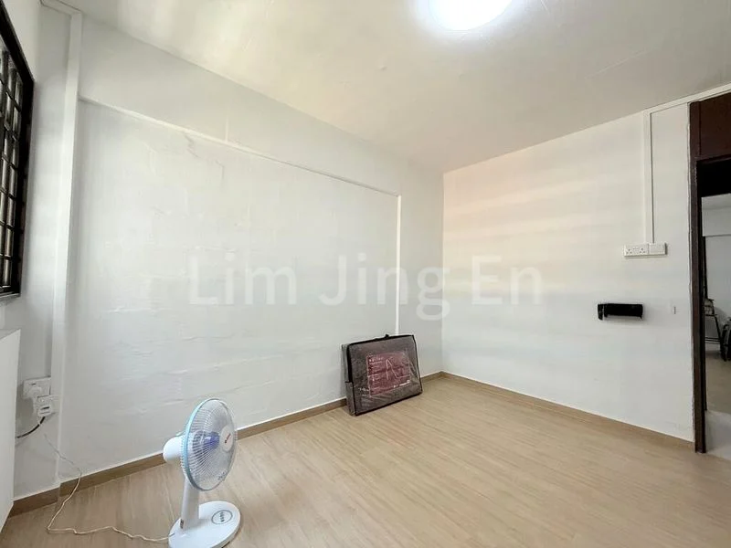 3 Room (3NG) HDB for Rent in  476 Ang Mo Kio Avenue 10 - Image 5