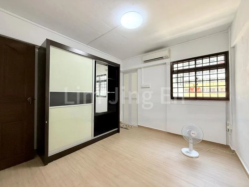 3 Room (3NG) HDB for Rent in  476 Ang Mo Kio Avenue 10 - Image 4