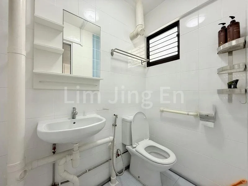 3 Room (3NG) HDB for Rent in  476 Ang Mo Kio Avenue 10 - Image 6