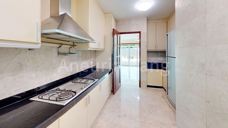4+1 Bed Condo for Rent in  Pepys Hill Condominium - Image 12