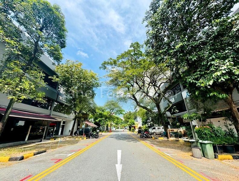 Light Industrial (B1) for Rent: Henderson Industrial Park - Image 2