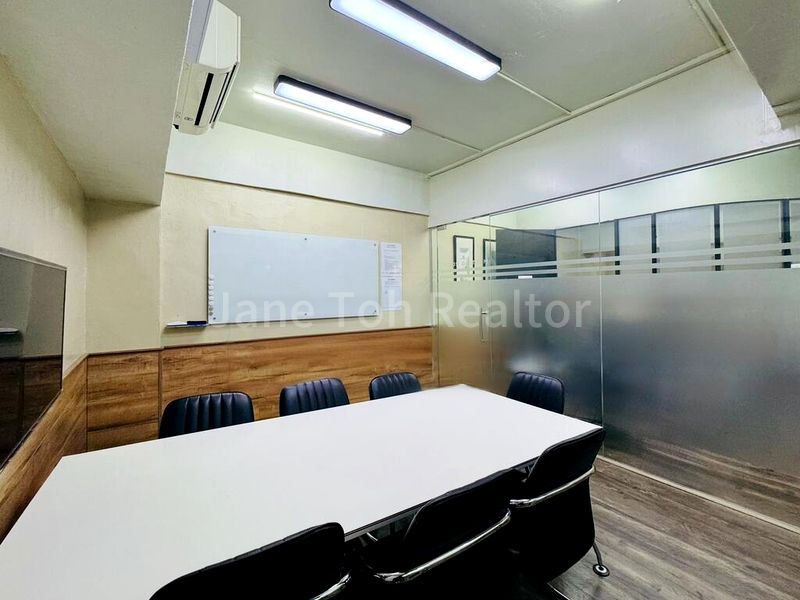 Light Industrial (B1) for Rent: Henderson Industrial Park - Image 7