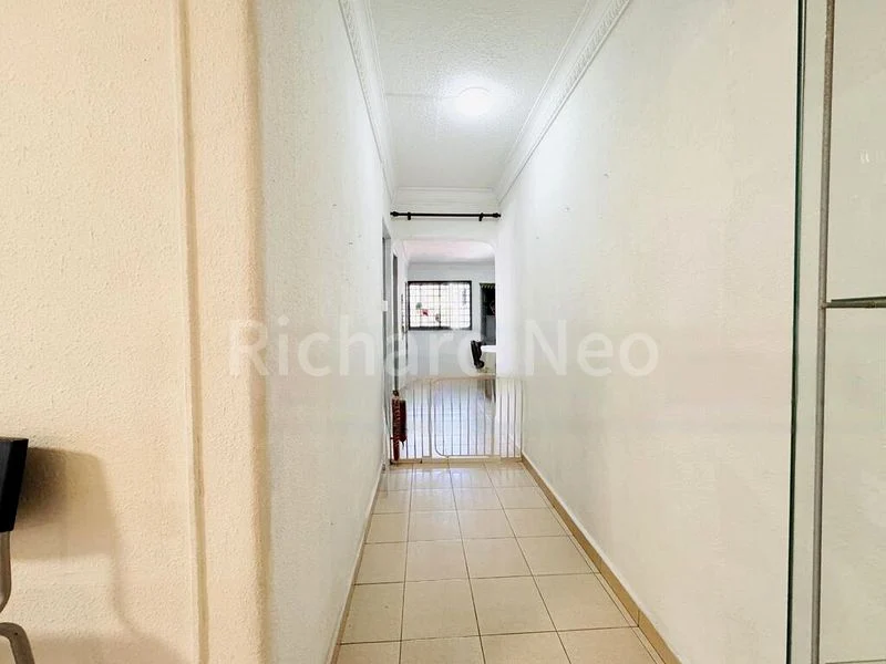 Executive HDB for Sale in  221 Bukit Batok East Avenue 3 - Image 11