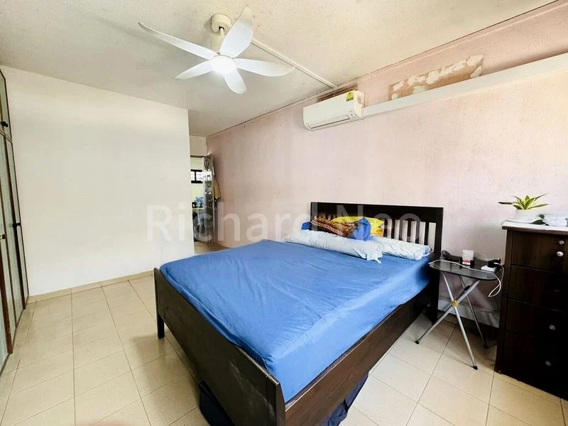 Executive HDB for Sale in  221 Bukit Batok East Avenue 3 - Image 6