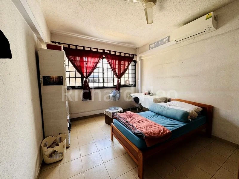 Executive HDB for Sale in  221 Bukit Batok East Avenue 3 - Image 8